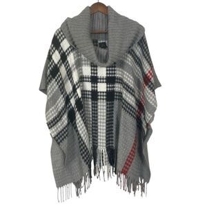 V. FRAAS Gray and Black Knit Poncho /OS